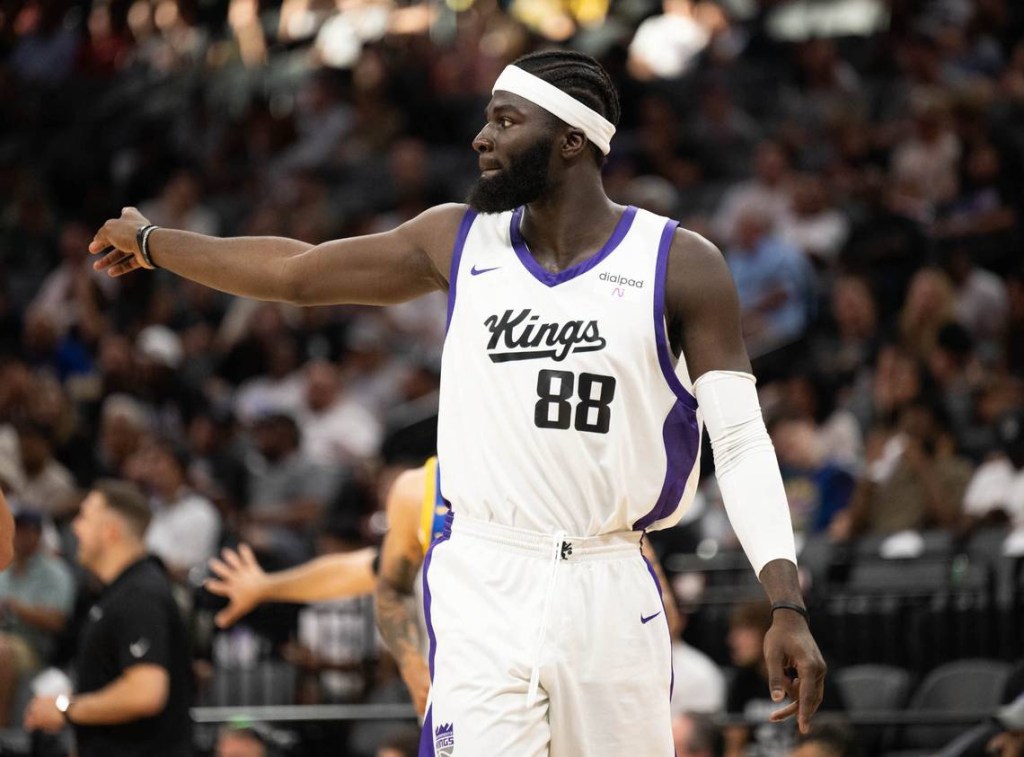 Boston Celtics sign 7-foot big man Neemias Queta